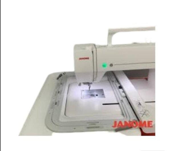 MC550E BORDADORA JANOME - Imagen 11