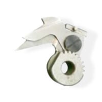 Cuchilla 540472 para máquina de coser industrial, diseñada para cortar hilo o tela con precisión y durabilidad.