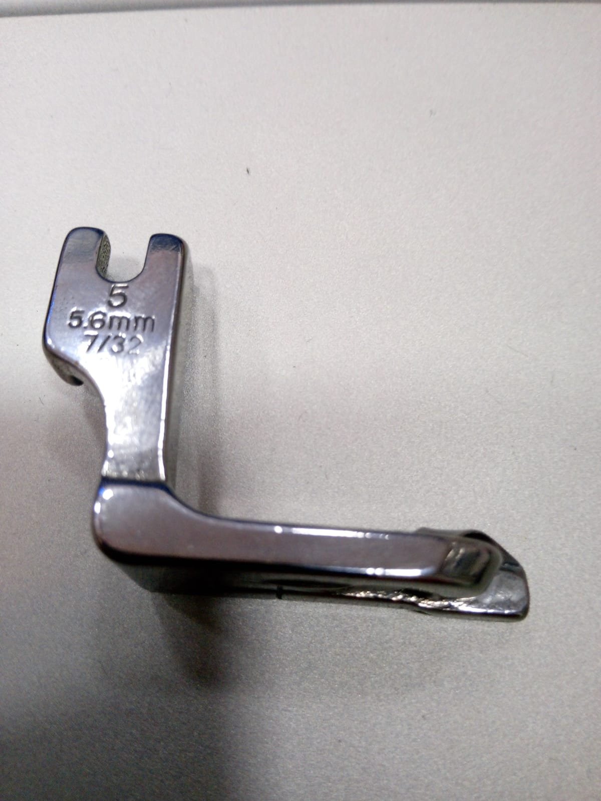 Prensatela dobladillo pañuelo 5.6 mm – Ref. 120840 - Imagen 5