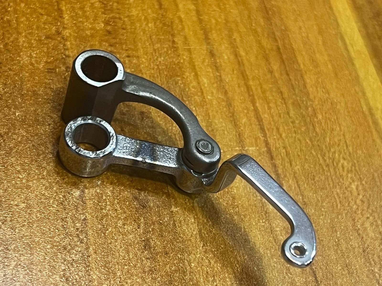 220920 (213) PALANCA TIRA HILO MAQUINA DE COSER FAMILIAR - Imagen 3