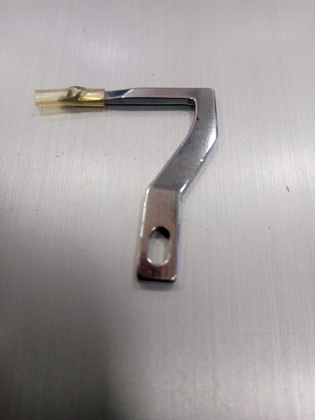 Looper Inferior 412A para Overlock Baby Lock - Imagen 3