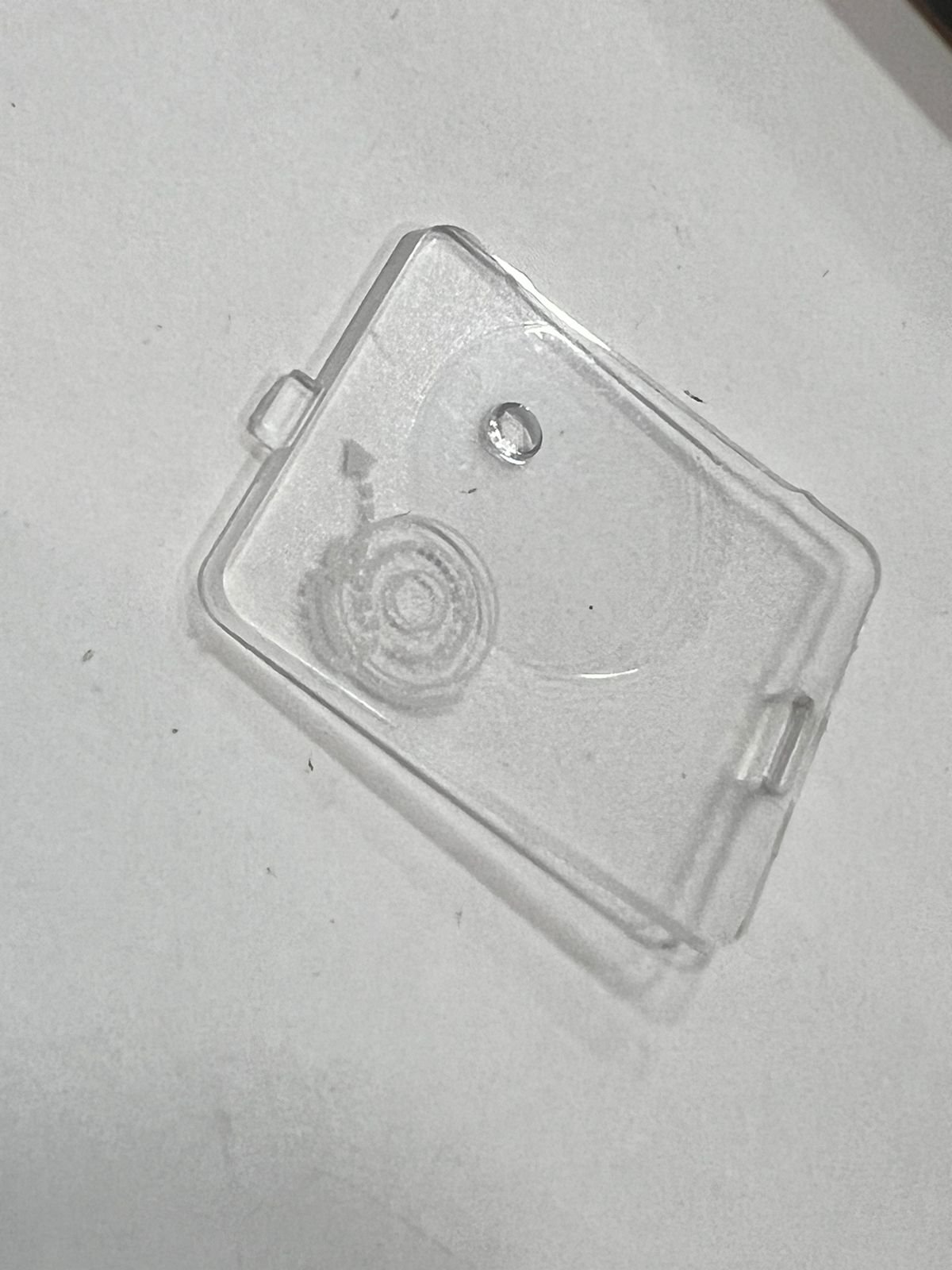 416428301 TAPA DE CAJA BOBINA SINGER 4423