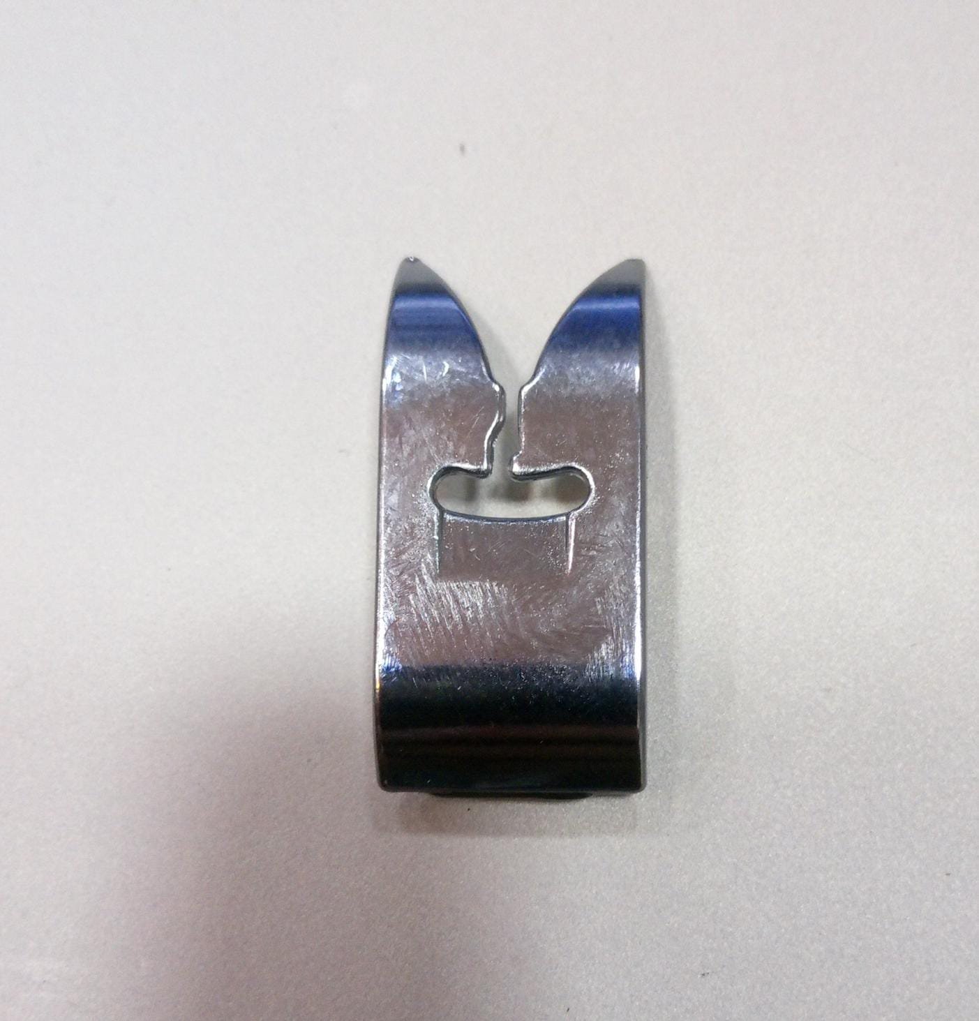 Base Prensatela Zigzag 9mm para Máquina 4423 - Imagen 5