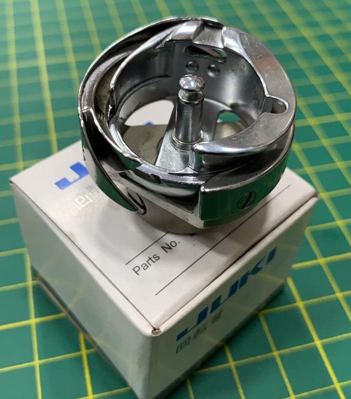 7.94A/B1830-127-OAO GANCHO DE JUKI 3 TORNILLOS PESADO