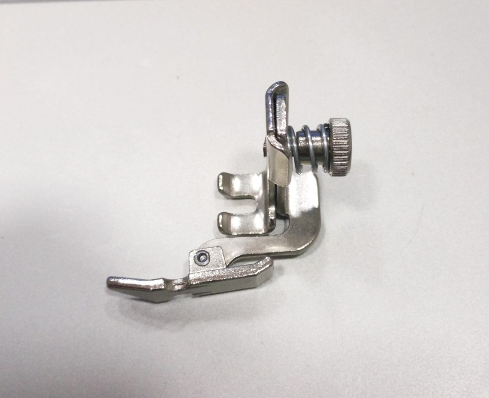 Prensatela Familiar Cierre Bajo HF5001 Orduz – Alta precisión - Imagen 3