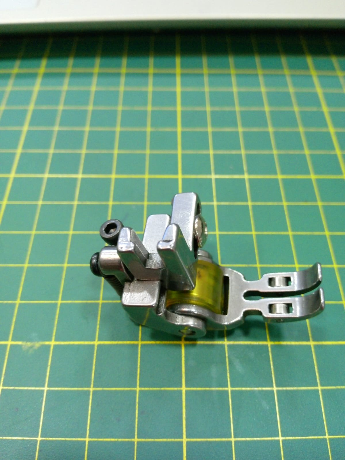 Prensatela Rodante en Goma JY351 para Máquina de Coser - Imagen 2