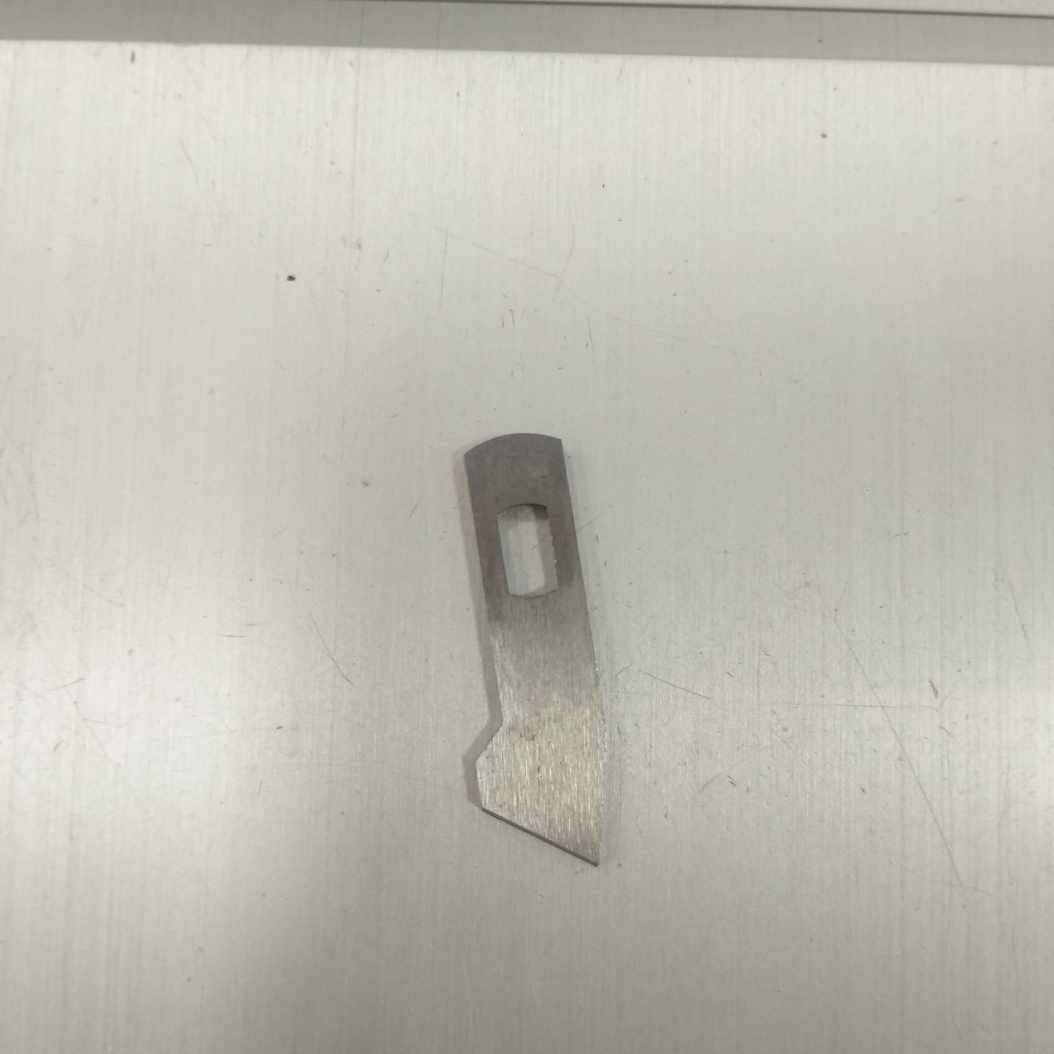 10531000-CUCHILLAS DE FILETEADORA FAMILIAR INFERIOR - Imagen 2